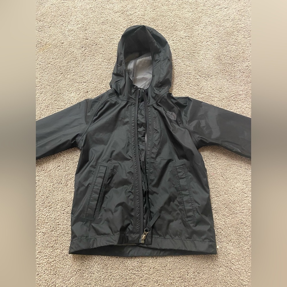 North Face Boys Rain Jacket XS (6)